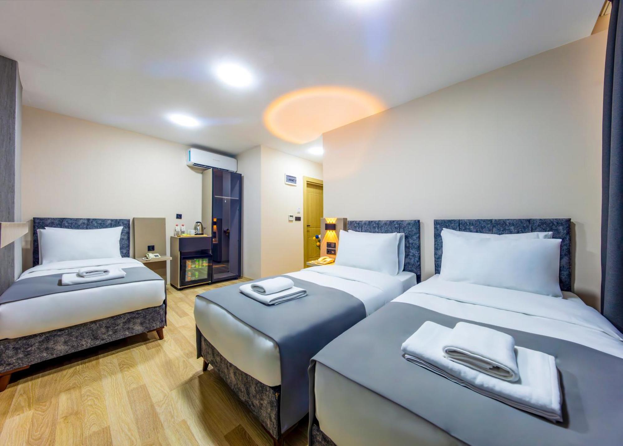 The Business Class Hotel — Photos 1